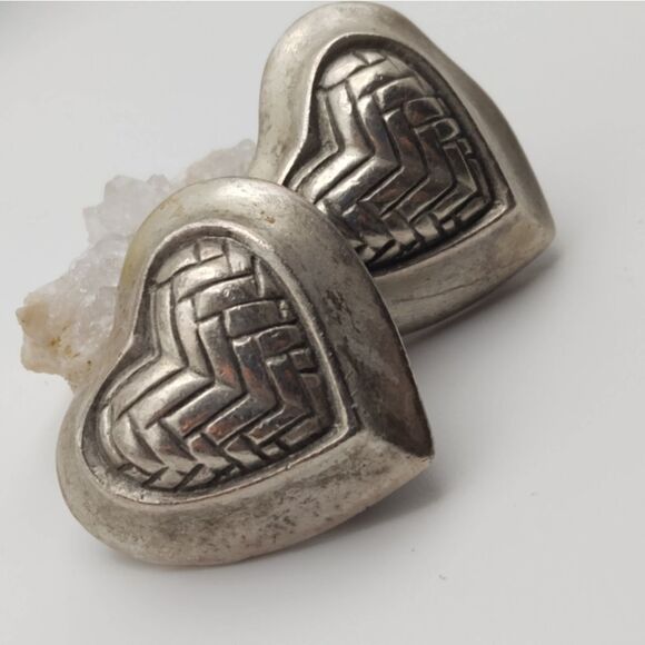 Gorgeous silver carved earrings clip on - Picture 3 of 3